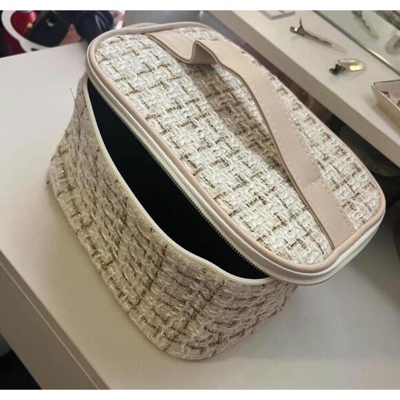 makeup bag - Picture 3 of 3